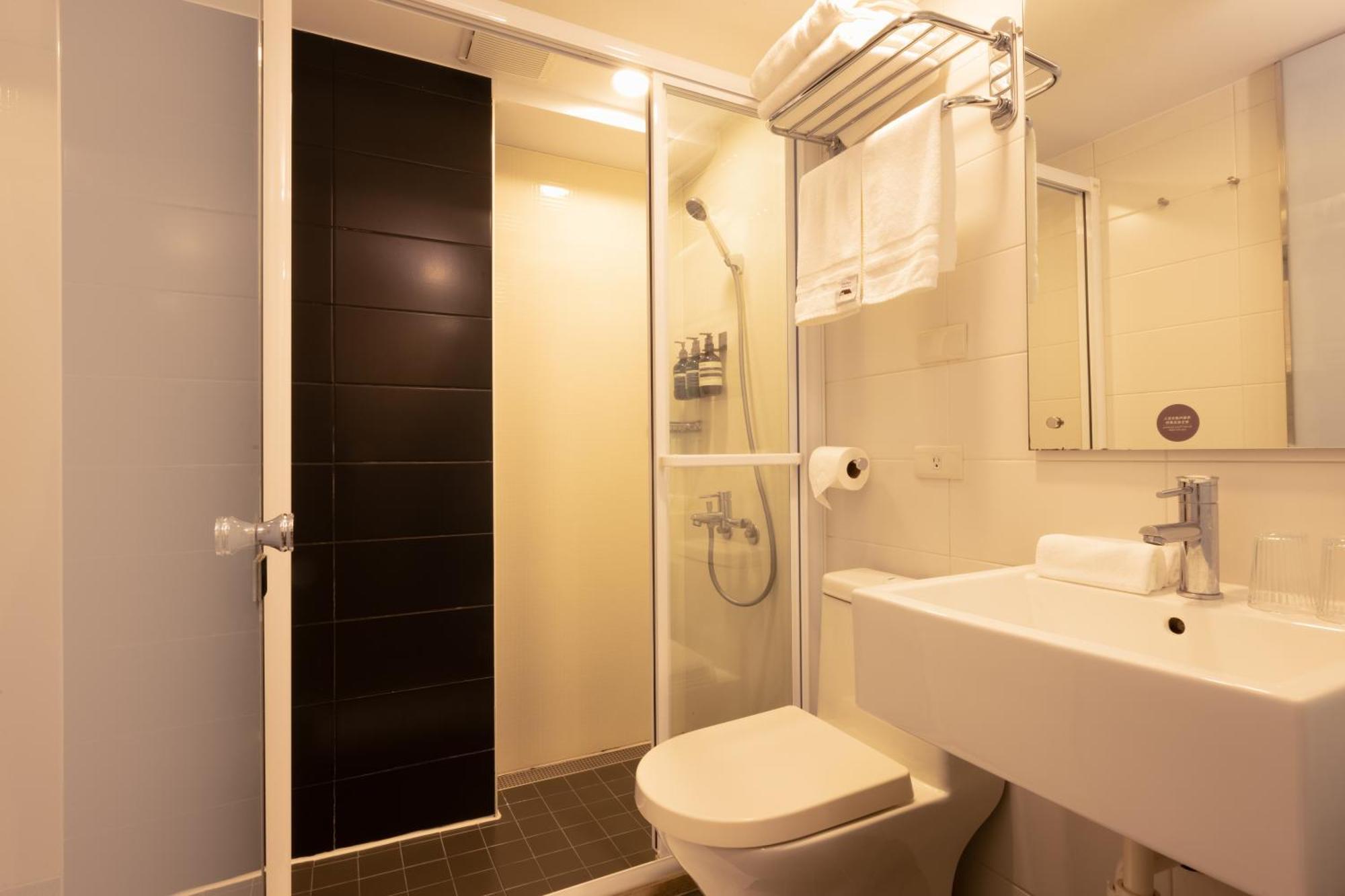 Cat Tail Pocket Inn Taipei Bagian luar foto